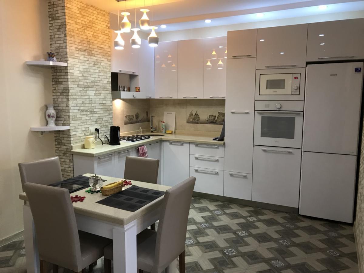 Apartment Lux With 3 Rooms Batoemi Buitenkant foto